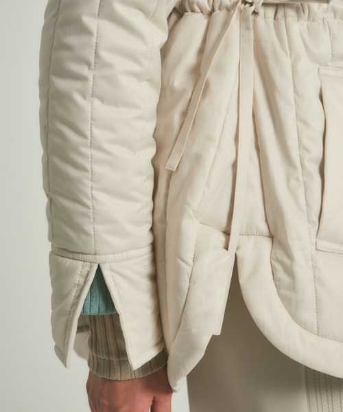 PUBLIC TOKYO(パブリックトウキョウ)の「パデッドキルトショートコート(ダウンジャケット/コート・レディース・ブラック/ベージュ・FREE)」の8枚目の写真