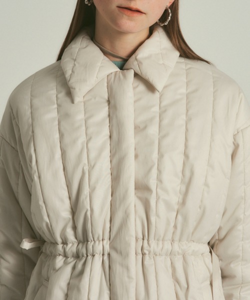 PUBLIC TOKYO(パブリックトウキョウ)の「パデッドキルトショートコート(ダウンジャケット/コート・レディース・ブラック/ベージュ・FREE)」の4枚目の写真