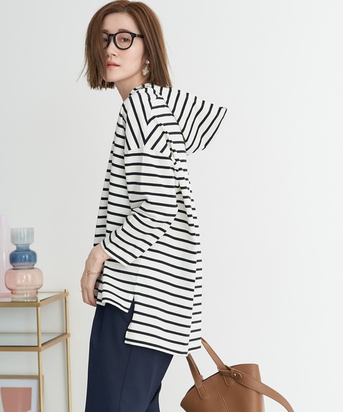 earth music&ecology(アースミュージックアンドエコロジー)の「ボーダーフードプルオーバー*(パーカー・レディース・ブラック/ライム/モカ・FREE)」の2枚目の写真