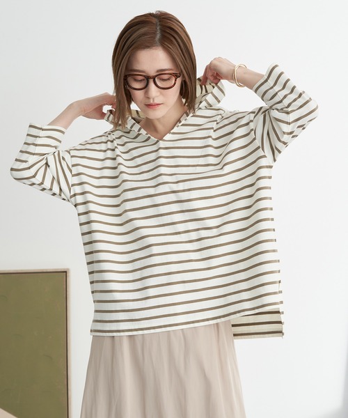 earth music&ecology(アースミュージックアンドエコロジー)の「ボーダーフードプルオーバー*(パーカー・レディース・ブラック/ライム/モカ・FREE)」の3枚目の写真