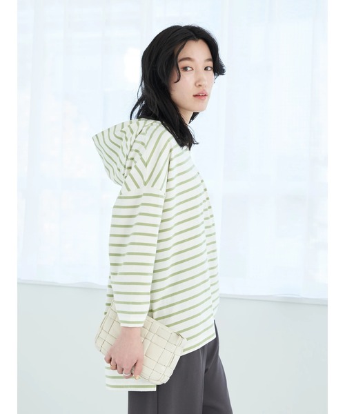 earth music&ecology(アースミュージックアンドエコロジー)の「ボーダーフードプルオーバー*(パーカー・レディース・ブラック/ライム/モカ・FREE)」の6枚目の写真