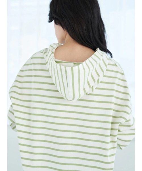 earth music&ecology(アースミュージックアンドエコロジー)の「ボーダーフードプルオーバー*(パーカー・レディース・ブラック/ライム/モカ・FREE)」の14枚目の写真