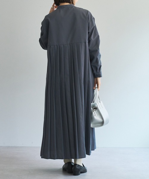DISCOAT（ディスコート）の「【WEB限定】プリーツワンピ（シャツワンピース・レディース・ホワイト/チャコールグレー/ブラック・FREE）」の16枚目の写真