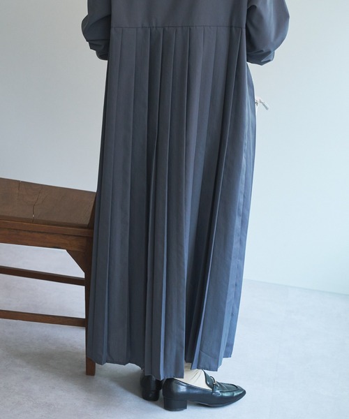 DISCOAT（ディスコート）の「【WEB限定】プリーツワンピ（シャツワンピース・レディース・ホワイト/チャコールグレー/ブラック・FREE）」の13枚目の写真