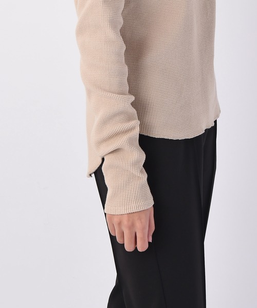 AKTE(アクテ)の「バックラウンドサーマルプルオーバー(Tシャツ/カットソー・レディース・ホワイト×ブラック/ブラック/ベージュ・FREE)」の11枚目の写真