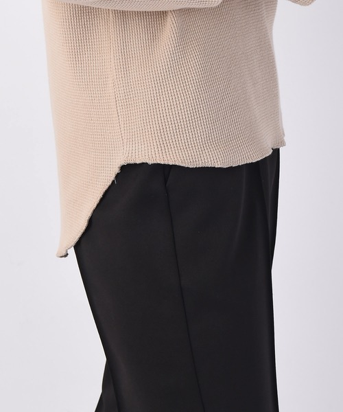 AKTE(アクテ)の「バックラウンドサーマルプルオーバー(Tシャツ/カットソー・レディース・ホワイト×ブラック/ブラック/ベージュ・FREE)」の15枚目の写真