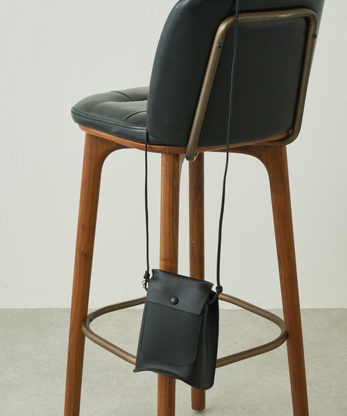 MARROW(マロウ)の「【MARROW / マロウ】BENT POUCH ベントポーチ(ショルダーバッグ・レディース・グリーン/アイボリー/ブラック・FREE)」の9枚目の写真