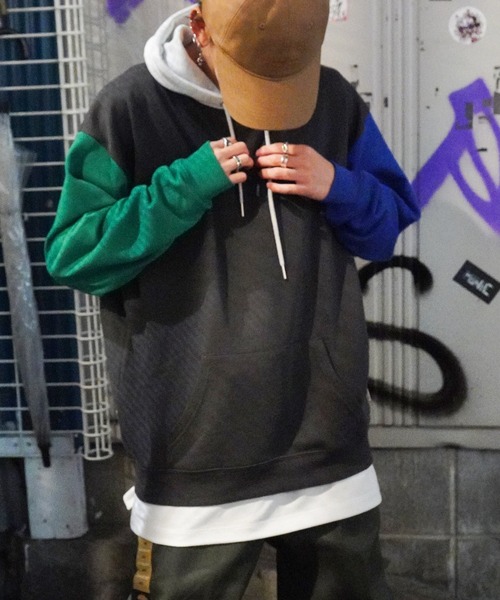 VENCEEXCHANGE（ヴァンスエクスチェンジ）の「裏毛バックプリント配色カラーパーカー　　オーバーサイズ/スウェット/PK/クレイジーパターン（パーカー・メンズ・チャコールグレー/オフホワイト/ブルー/コーラル/その他31・L/M）」の16枚目の写真