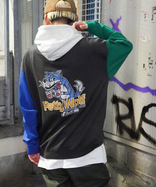 VENCEEXCHANGE（ヴァンスエクスチェンジ）の「裏毛バックプリント配色カラーパーカー　　オーバーサイズ/スウェット/PK/クレイジーパターン（パーカー・メンズ・チャコールグレー/オフホワイト/ブルー/コーラル/その他31・L/M）」の20枚目の写真