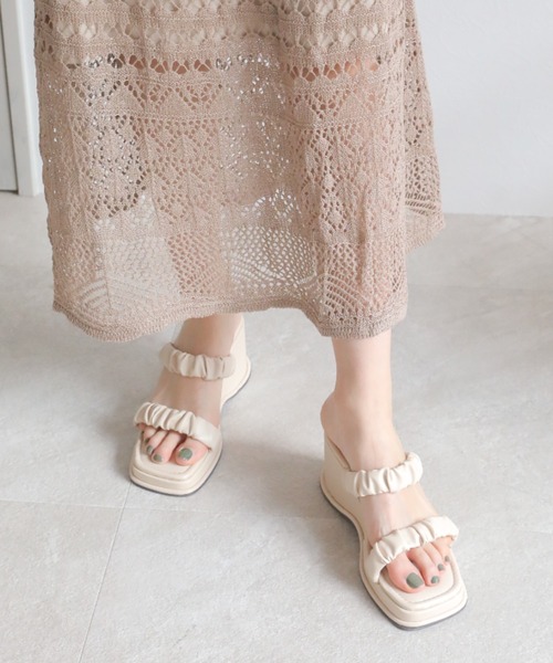 VIVIAN（ヴィヴィアン）の「厚底ギャザーダブルベルトサンダル　ZOZOTOWN+オフィシャルサイト限定商品（サンダル・レディース・ブラック/イエロー/アイボリー/キャメル・LL/S/M/L）」の6枚目の写真