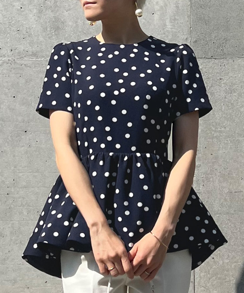 JENNE（ジェンヌ）の「ランダムドット ペプラムブラウス（シャツ 