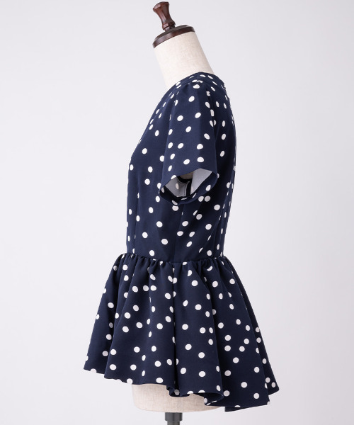 ZARA - ジェンヌ　JENNE ランダムドット　ペプラムブラウス JENNE（ジェンヌ）の「ランダムドット ペプラムブラウス（シャツ