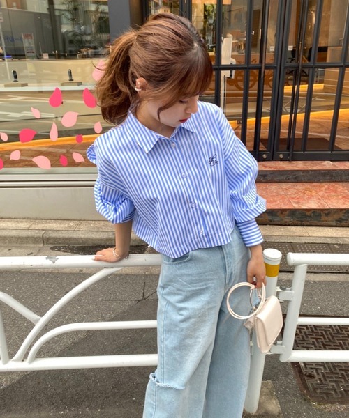 one after another NICE CLAUP(ワンアフターアナザーナイスクラップ)の「ワンポイント刺繍肩あきマルチWAYシャツ(シャツ/ブラウス・レディース・ピンク系/サックスブルー系/オフホワイト/オレンジ・FREE)」の19枚目の写真