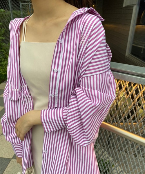 one after another NICE CLAUP(ワンアフターアナザーナイスクラップ)の「ワンポイント刺繍肩あきマルチWAYシャツ(シャツ/ブラウス・レディース・ピンク系/サックスブルー系/オフホワイト/オレンジ・FREE)」の21枚目の写真