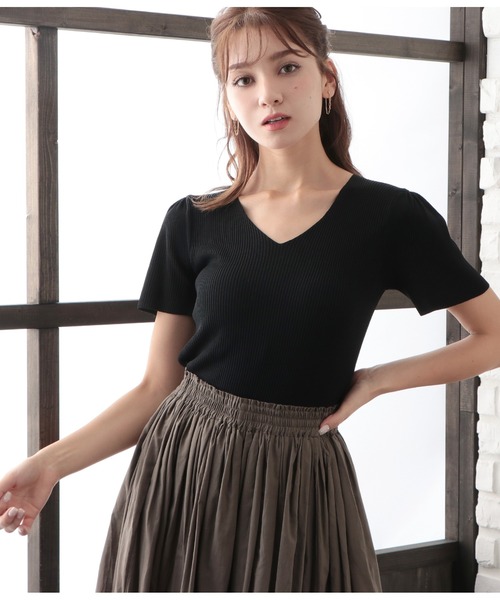 CHILLE(チル)の「Vネックフリル袖デザイントップスカットソー(Tシャツ/カットソー・レディース・ホワイト/ブラック/カーキ/オレンジ・FREE)」の3枚目の写真