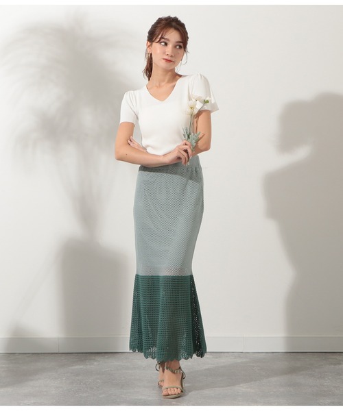 CHILLE(チル)の「Vネックフリル袖デザイントップスカットソー(Tシャツ/カットソー・レディース・ホワイト/ブラック/カーキ/オレンジ・FREE)」の17枚目の写真