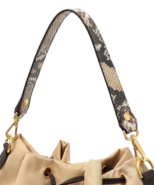 BONFANTI（ボンファンティ）の「BONFANTI:2WAY巾着バッグ（ショルダーバッグ・レディース・ブラック/ベージュ・ONE SIZE）」の7枚目の写真