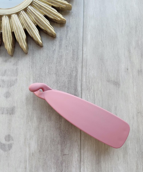 TONE SELECT GOODS（トーンセレクトグッズ）の「【urbanfemine.】マットカラーバナナクリップ（バレッタ/ヘアクリップ・レディース・ブラック/ネイビー/ブラウン/グリーン/ピンク/レッド・FREE）」の5枚目の写真