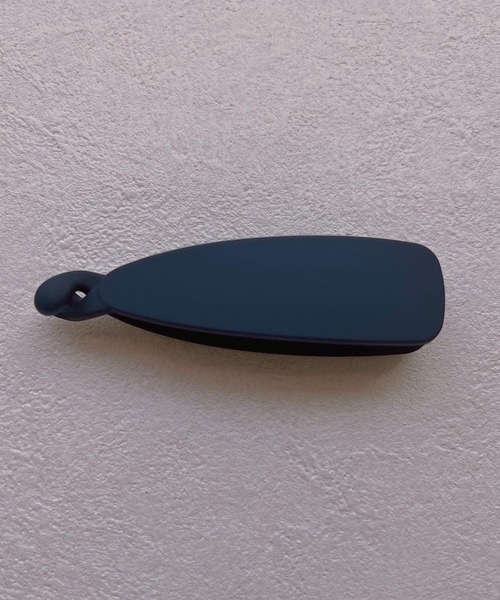 TONE SELECT GOODS（トーンセレクトグッズ）の「【urbanfemine.】マットカラーバナナクリップ（バレッタ/ヘアクリップ・レディース・ブラック/ネイビー/ブラウン/グリーン/ピンク/レッド・FREE）」の14枚目の写真