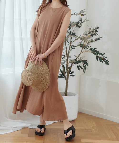 Lamoa(ラモア)の「Lamoa/ノースリーブ フレア ロングワンピース(ワンピース・レディース・アイボリー/ブラック/ブラウン・FREE)」の1枚目の写真