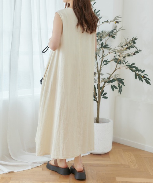Lamoa(ラモア)の「Lamoa/ノースリーブ フレア ロングワンピース(ワンピース・レディース・アイボリー/ブラック/ブラウン・FREE)」の10枚目の写真