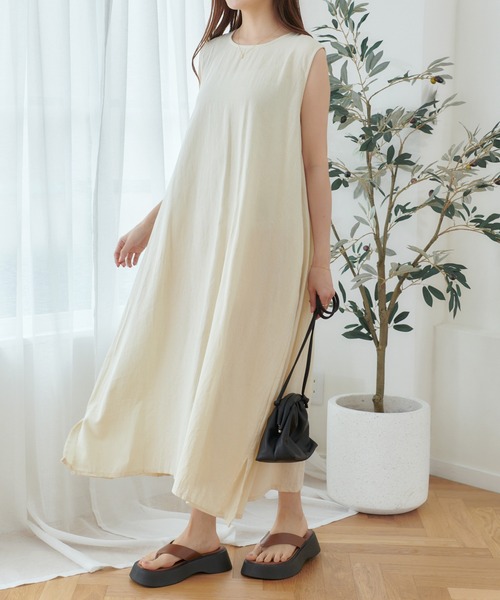 Lamoa(ラモア)の「Lamoa/ノースリーブ フレア ロングワンピース(ワンピース・レディース・アイボリー/ブラック/ブラウン・FREE)」の6枚目の写真