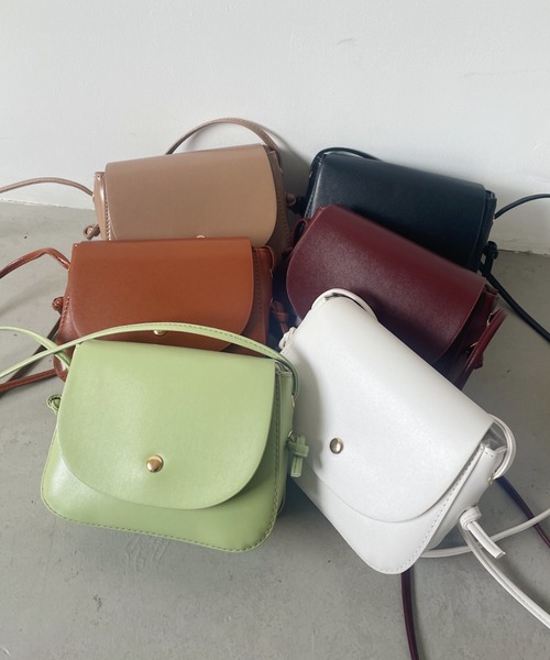 CLEA（クレア）の「【6色展開】ミニショルダーバッグ（ショルダーバッグ・レディース・ホワイト/ミント/ブラウン/ブラック/ダークブラウン/ベージュ・FREE）」の8枚目の写真