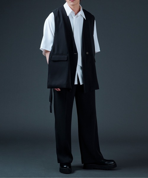 Ellno Loset(エルノロゼット)の「サイドベルトテーラードジレ(ベスト・メンズ・ブラック/ブルーグリーン・MEDIUM/LARGE)」の11枚目の写真