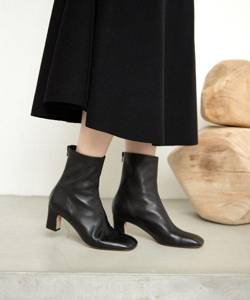 SLOBE IENA（スローブイエナ）の「SLOBE IENA ストレッチシープショートブーツ（ブーツ・レディース・ブラック/ベージュ・23cm/24cm/22.5cm/24.5cm/23.5cm）」の4枚目の写真