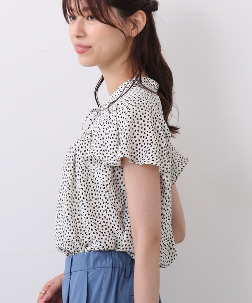 DRESKIP（ドレスキップ）の「◆リボンギャザーブラウス（シャツ/ブラウス・レディース・ダークブラウン/ライトベージュ/ホワイト系3/ネイビー系・02/03）」の18枚目の写真