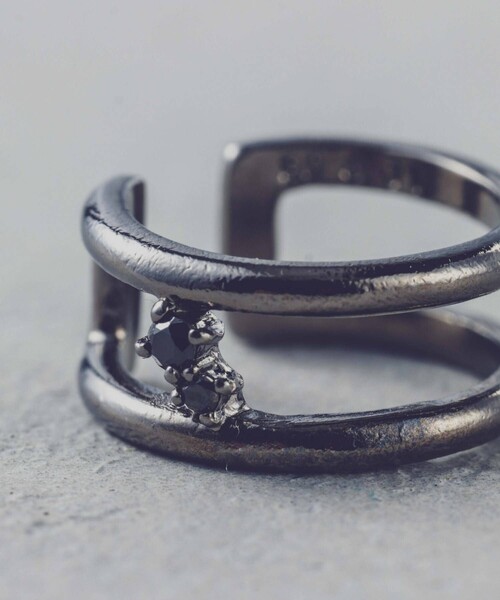 and cloud（アンドクラウド）の「Nocturnal Binary star Earcuff（イヤーカフ・レディース・ブラック/シルバー/イエローゴールド・FREE）」の6枚目の写真