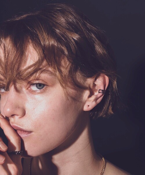 and cloud（アンドクラウド）の「Nocturnal Binary star Earcuff（イヤーカフ・レディース・ブラック/シルバー/イエローゴールド・FREE）」の13枚目の写真