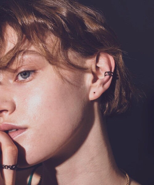 and cloud（アンドクラウド）の「Nocturnal Binary star Earcuff（イヤーカフ・レディース・ブラック/シルバー/イエローゴールド・FREE）」の14枚目の写真