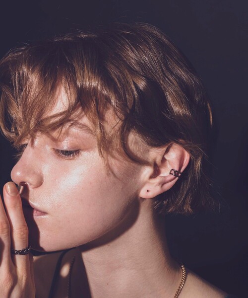 and cloud（アンドクラウド）の「Nocturnal Binary star Earcuff（イヤーカフ・レディース・ブラック/シルバー/イエローゴールド・FREE）」の2枚目の写真