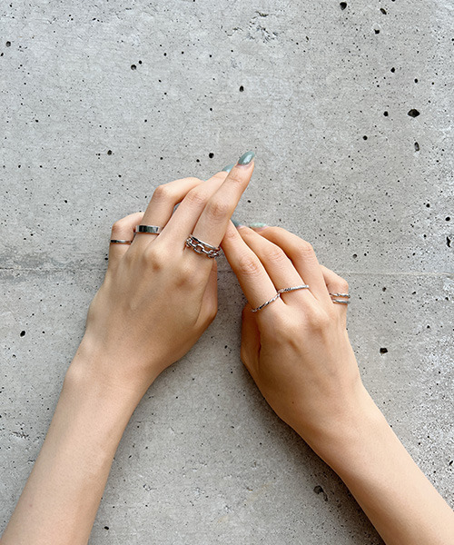 VENCEEXCHANGE(ヴァンスエクスチェンジ)の「シルバーセットリング(リング・レディース・シルバー・FREE)」の2枚目の写真