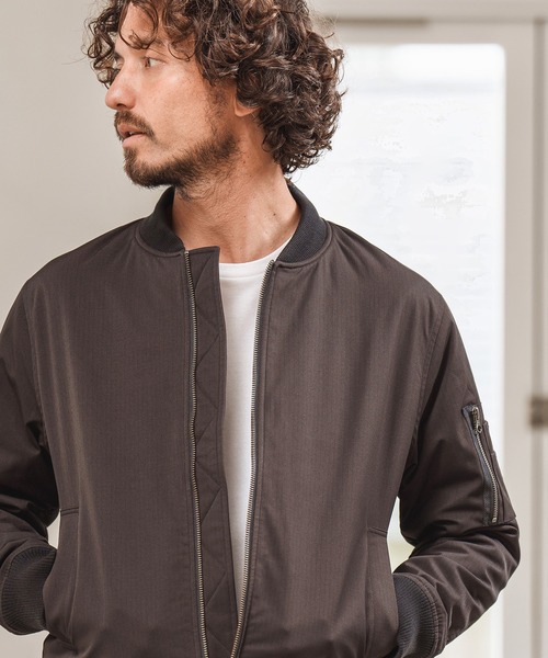 Magine(マージン)の「mj8742- THINSULATE MA-1 ジャケット(MA-1・メンズ・ベージュ/オリーブ/ブラック・46/48/44)」の7枚目の写真