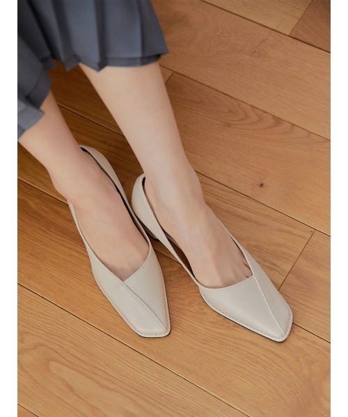 Ayla(アイラ)の「stitch heel(パンプス・レディース・ブラック/アイボリー・24.0cm/23.5cm/25.0cm/24.5cm/23.0cm)」の5枚目の写真
