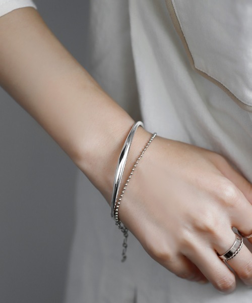 ANEMONE（アネモネ）の「バングル×ボールチェーンブレスレット[2本セット]（バングル/リストバンド・レディース・ゴールド/シルバー・FREE）」の2枚目の写真