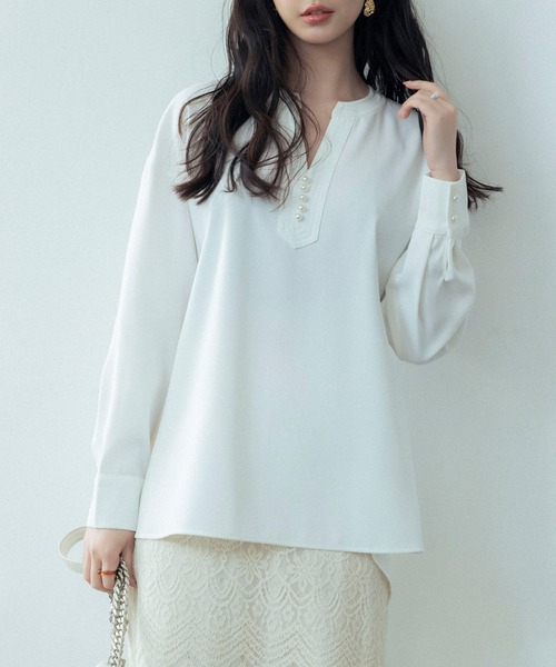 SAISON DE PAPILLON（セゾンドパピヨン）の「パール付きキーネックブラウス（シャツ/ブラウス・レディース・ネイビー/アイボリー/グリーン/グレー/ホワイト/ブラック・L/S/M）」の20枚目の写真