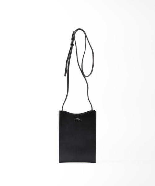 EDIFICE(エディフィス)の「【A.P.C. / アー ペー セー】NECK POUCH JAMIE スムース(ショルダーバッグ・メンズ・ブラック・FREE)」の1枚目の写真