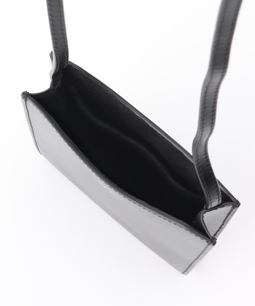 EDIFICE(エディフィス)の「【A.P.C. / アー ペー セー】NECK POUCH JAMIE スムース(ショルダーバッグ・メンズ・ブラック・FREE)」の7枚目の写真