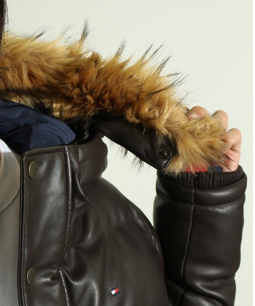 TOMMY HILFIGER(トミーヒルフィガー)の「【TOMMY HILFIGER/トミーヒルフィガー】FAUX LEATHER SNORKLE BOMBER JACKET/PUレザースノーケルボンバージャケット(ダウンジャケット/コート・メンズ・ライトグレー/ダークブラウン/ブラック/ブラック系その他・S/M/L/XL)」の10枚目の写真