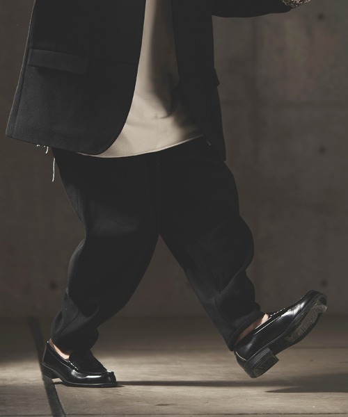GLIMCLAP(グリムクラップ)の「mp10504-Eco felt fabric balloon pants バルーンパンツ(その他パンツ・メンズ・グレイッシュベージュ/ブラック・M/L/S)」の9枚目の写真