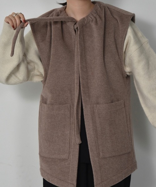 lawgy（ラウジー）の「neck ribbon vest（ベスト・レディース・ベージュ/ブラウン・FREE）」の6枚目の写真