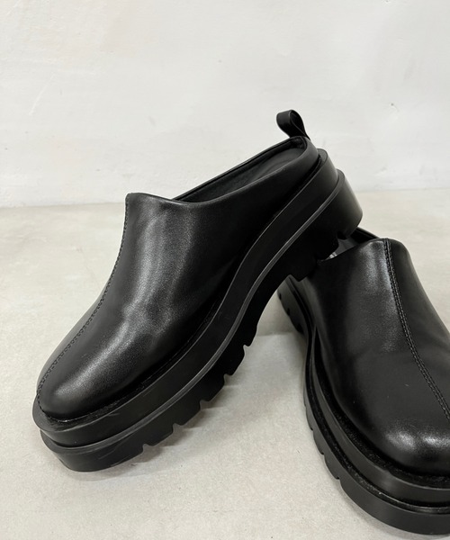 WHO'S WHO gallery(フーズフーギャラリー)の「タンクサボサンダル(サンダル・レディース・オフホワイト/ブラック・M/L)」の3枚目の写真