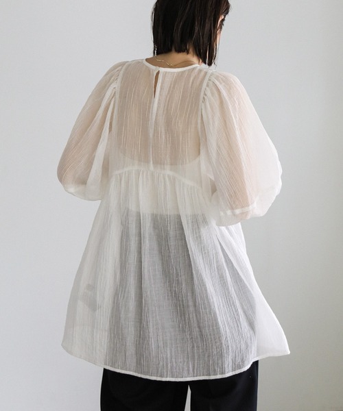 select MOCA(セレクトモカ)の「ボリュームスリーブシアーチュニック(シャツ/ブラウス・レディース・ブラック/ホワイト/ベージュ/グレイッシュブルー/ライトイエロー・FREE)」の14枚目の写真