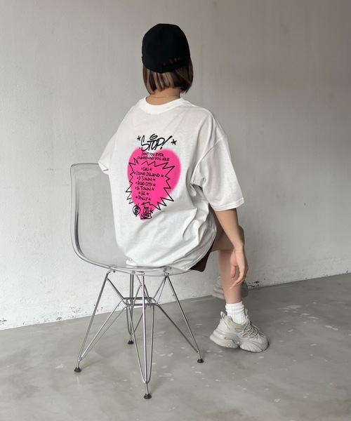 SHAGGIE（シャギー）の「バックハートプリントビックシルエットTEEシャツ（Tシャツ/カットソー・レディース・ブラック/グレー/ホワイト・FREE）」の8枚目の写真