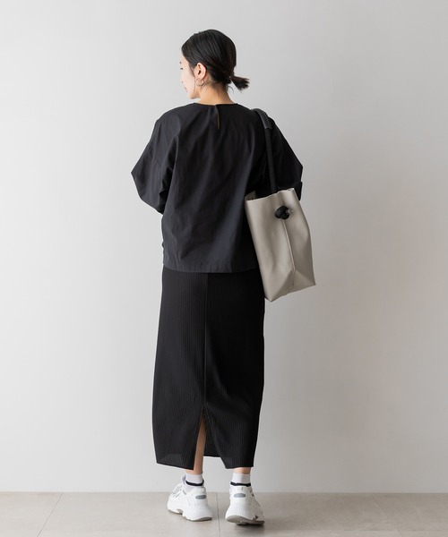 フェリシモMama（フェリシモママ）の「【旧品番】Ｍｏｒｅｄｄｅ　リップルカットソー素材がらくちんきれいな　産前産後使えるＩラインスカート（マタニティウェア/グッズ・レディース・ブラック/ブルー/チャコールグレー/アイボリー・SMALL/MEDIUM/LARGE/X-LARGE/XX-LARGE）」の14枚目の写真