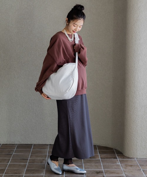 フェリシモMama（フェリシモママ）の「【旧品番】Ｍｏｒｅｄｄｅ　リップルカットソー素材がらくちんきれいな　産前産後使えるＩラインスカート（マタニティウェア/グッズ・レディース・ブラック/ブルー/チャコールグレー/アイボリー・SMALL/MEDIUM/LARGE/X-LARGE/XX-LARGE）」の5枚目の写真