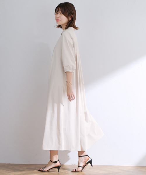 La TOTALITE（ラトータリテ）の「バックタックハーフスリーブ